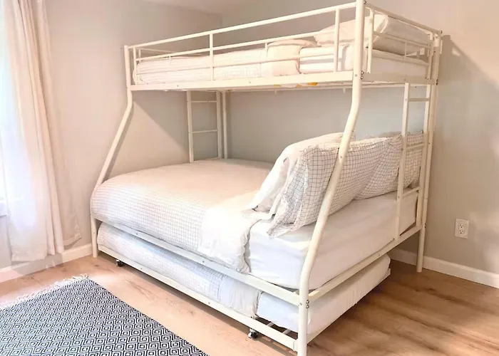 The Cozy Cottage- Close To Everything! * Pensacola